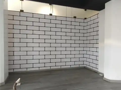 Local comercial con cocina y depósito en barrio Lourdes