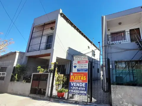 Casa 2 ambientes con 1 baño