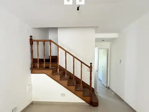 Depto Tipo Casa en Venta 15 años