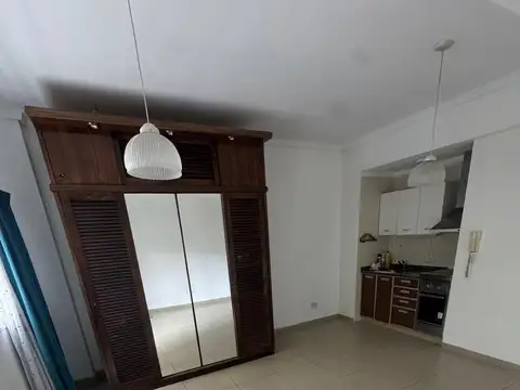 Departamento en Alquiler en Lomas De Zamora, $ 380.000