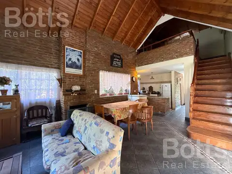 Casa 3 ambientes con 2 baños