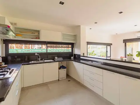 CASA EN VENTA PUERTOS DEL LAGO ESCOBAR