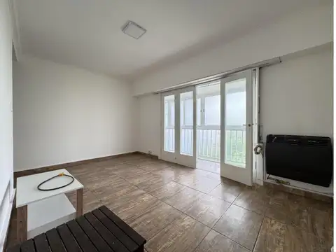 Departamento 3 Amb  Salta 576  Primer Piso Por Escalera.