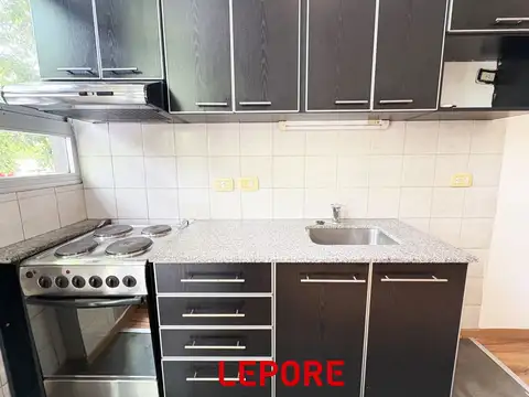 Departamento en Alquiler en Parque Chacabuco, $ 700.000