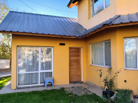 Casa 4 ambientes con 3 baños