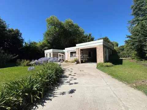 Casa En Venta 4 ambientes en El Barrio El Cazador