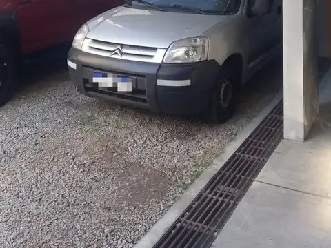 Venta de cochera en excelente ubicación V. Urquiza