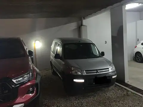 Venta de cochera en excelente ubicación V. Urquiza