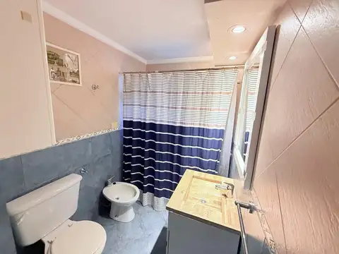 CASA EN VENTA EN VILLA URQUIZA 5 AMBIENTES CON TERRAZA Y COCHERA - PERMUTA