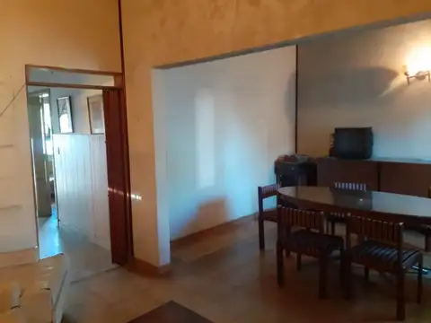 Casa 2 ambientes con 1 baño