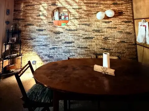 Casa 5 ambientes con 2 baños