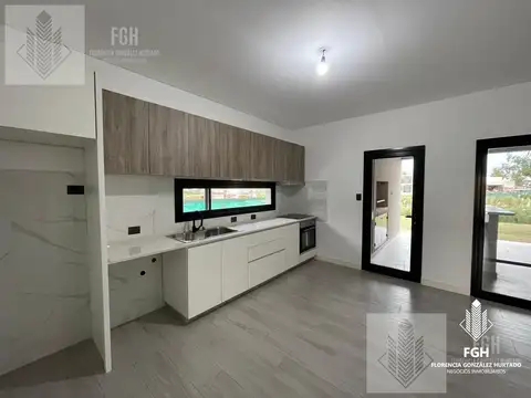 Casa 4 ambientes con 3 baños