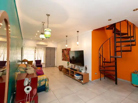 Casa en Venta en Villa Sarmiento, USD 230.000
