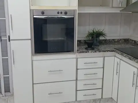 Casa en Alquiler con 1 cochera