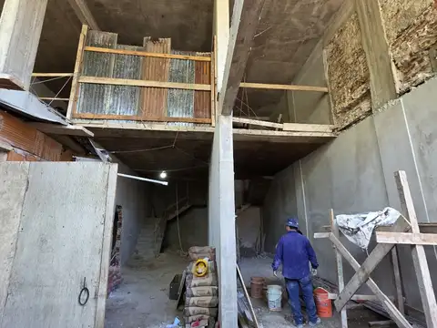 Local en Alquiler en Flores, USD 2.500