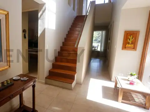 los platanos 100, Piso 0