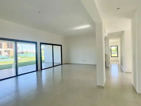 Casa en Venta en El Cantón - Barrio Golf, USD 245.000