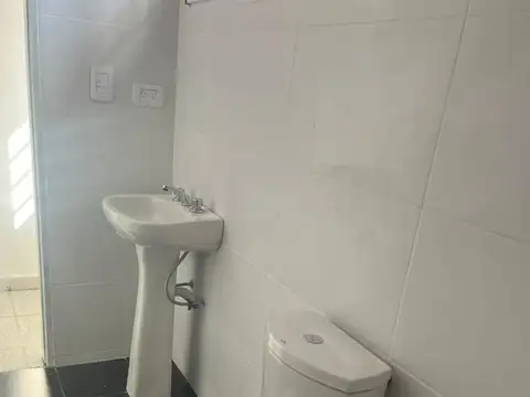 Local en Alquiler en Ringuelet, $ 430.000