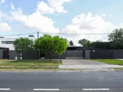 Santa Coloma  9300 - Hostal del Sol