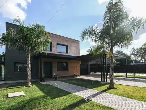 Casa en Venta - 3 Dormitorios - Hostal del Sol - Fisherton