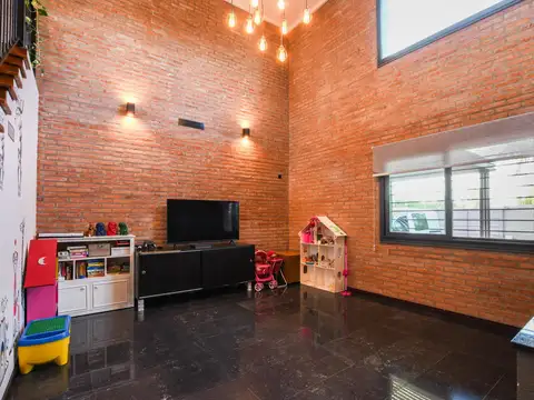 Casa 5 ambientes con 2 baños