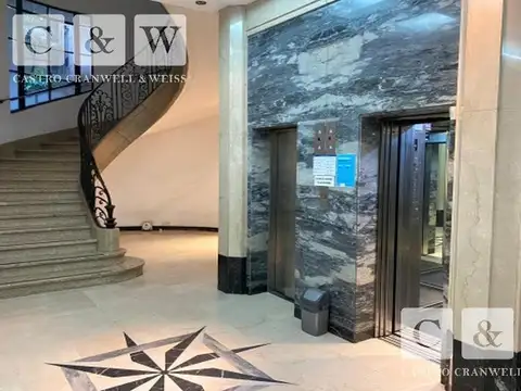 Oficina en Microcentro | Luminosa | Buena ubicación | Buen estado