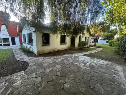 Casa en Venta con 4 cocheras