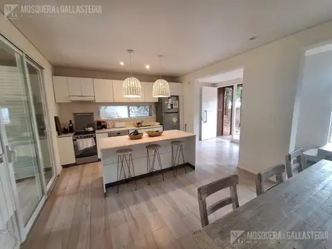 Casa en Alquiler Temporal con 1 cochera