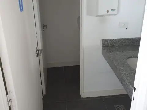 Oficina en Venta con 2 cocheras