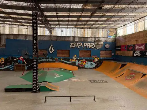 Galpon en Venta en Bernal, USD 450.000