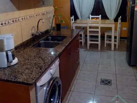 Casa 4 ambientes con 1 baño