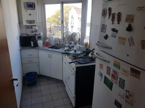 Excelente Depto cocina, liv. comed., baño, 2 dormts.(1 plac), 2 balcones(1 c/lavad.) Apto Crédito