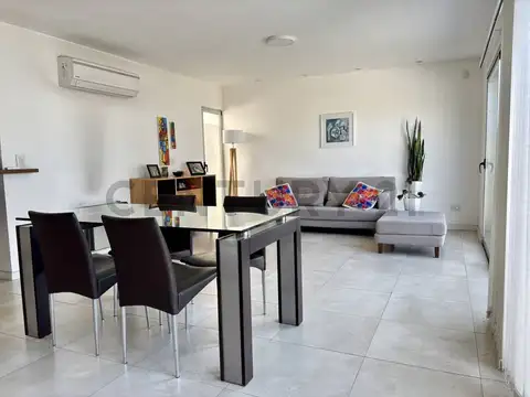 12 entre 510 y 511 2100, Piso 0