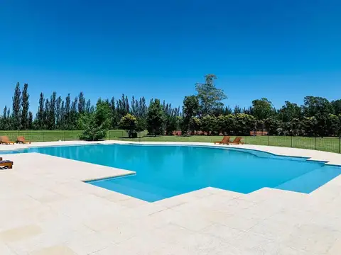 Terreno en Venta en Los Pinares Country Club, USD 1