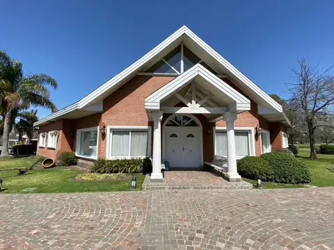 CASA EN VENTA 7 AMBIENTES, DOBLE LOTE, EXCELENTE UBICACION, COUNTRY LAS PERDICES