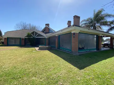 Casa en Venta en Countries y Barrios Cerrados en Virrey del Pino, USD 560.000