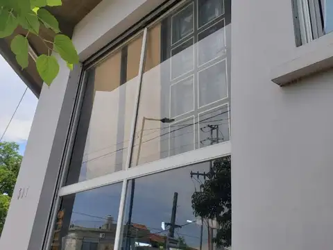 Imponente local de 350 m2 c/doble altura en San José!