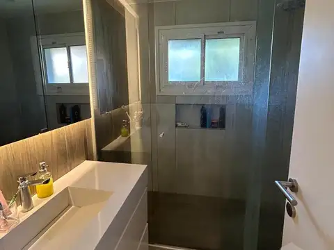 Casa 4 ambientes con 4 baños