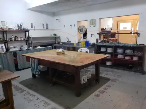 EXCELENTE HOSTERIA Y RESTAURANTE EN COLONIA, URUGUAY