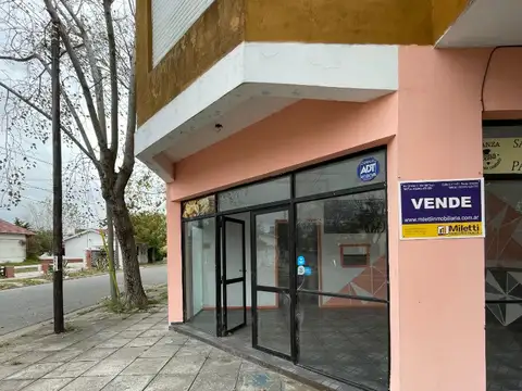 Local en C 2 esquina 57, Mar del Tuyú (180020).