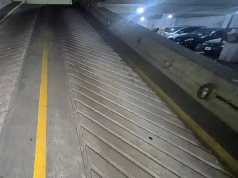 VENTA DE COCHERA EN VILLA LURO PERMUTA