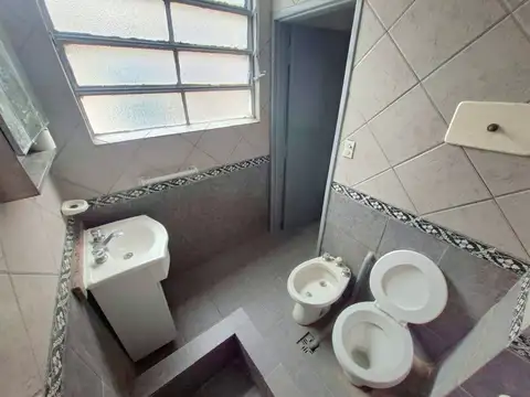 Venta amplio depto de 2 amb