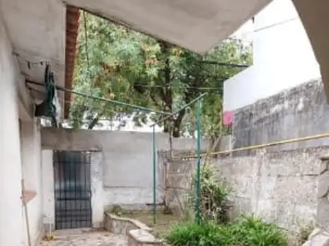 VENTA CASA GENOVA 2300 DOS DORMITORIOS PARQUE COCHERA