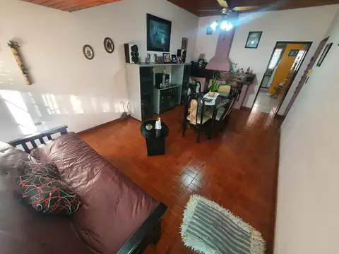 Casa 3 ambientes con 1 baño