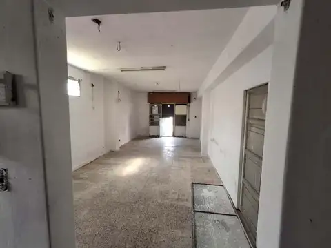 Local en Alquiler en Jose Leon Suarez, $ 340.000