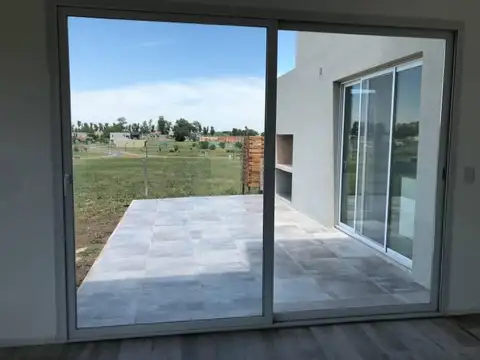 Casa 3 ambientes con 3 baños