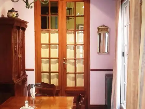 Casa en Venta con 3 cocheras