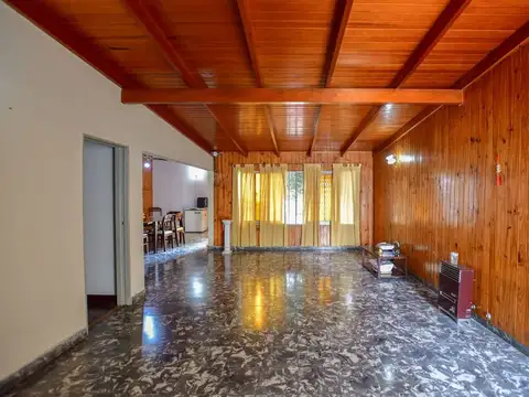 CASA EN VENTA EN LOS HORNOS 3 DORMITORIOS COCHERA