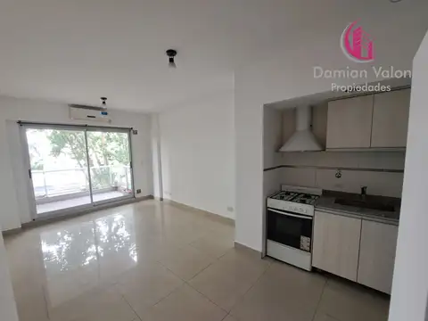 HERMOSO 2 AMBIENTES CON BALCON AL FRENTE EN EXCELENTE ESTADO