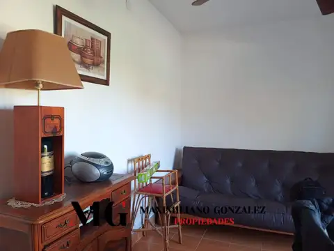 Casa 8 ambientes con 4 baños